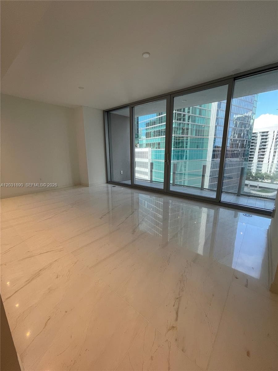 300 Biscayne Blvd Way # 2008, Miami FL 33131 photo 5