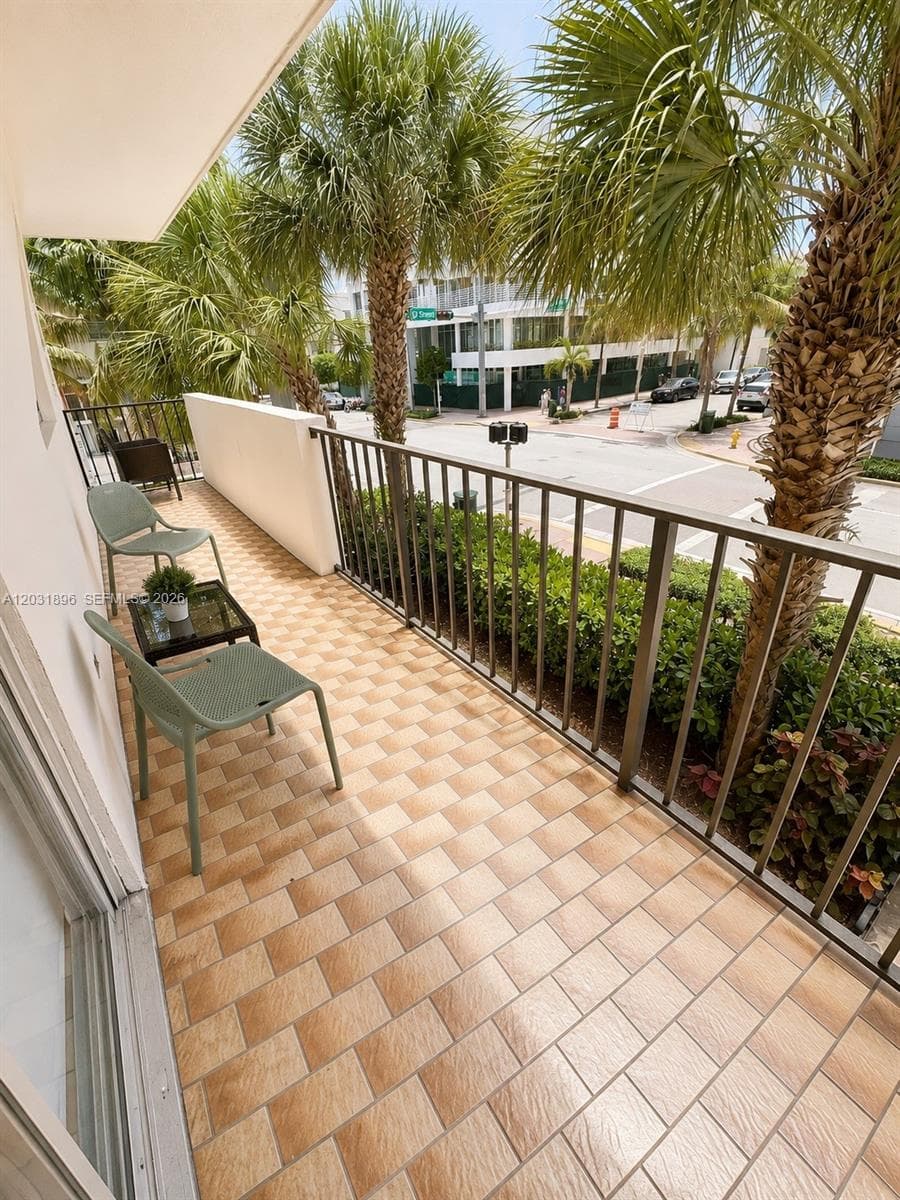 1150 Collins Ave # 204, Miami Beach FL 33139 photo 4