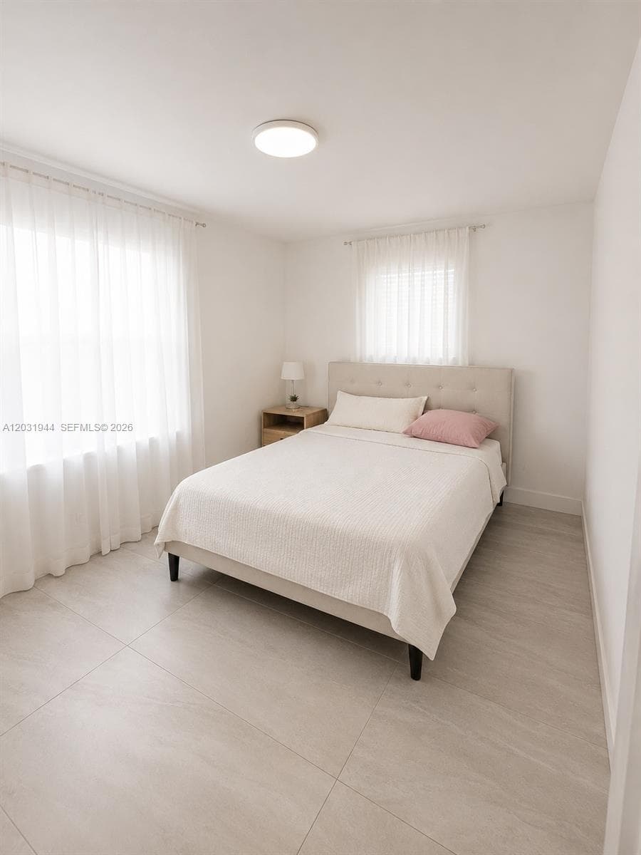 800 NE 2nd Ct, Hallandale Beach FL 33009 photo 5