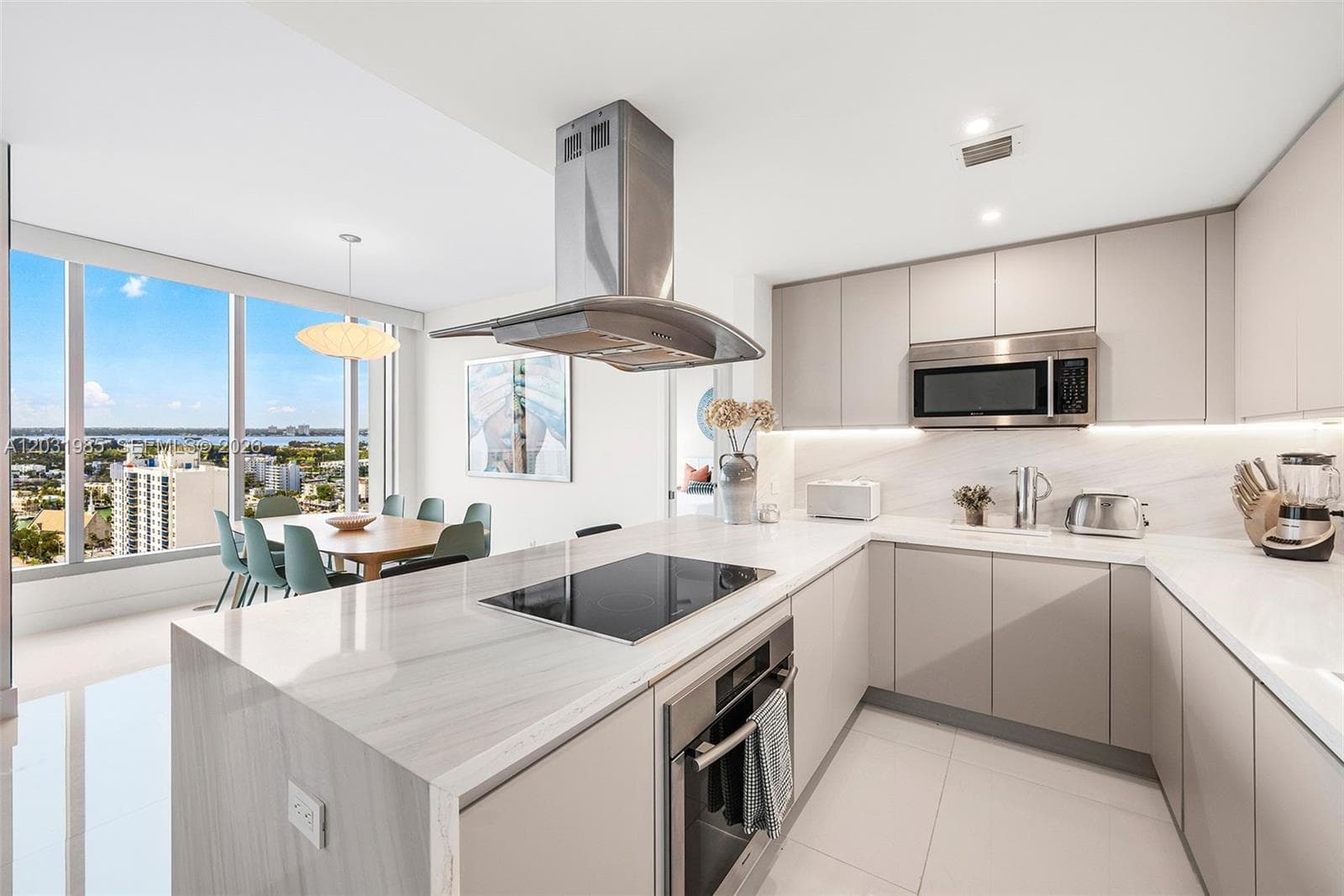 6899 Collins Ave # 1903, Miami Beach FL 33141 photo 2