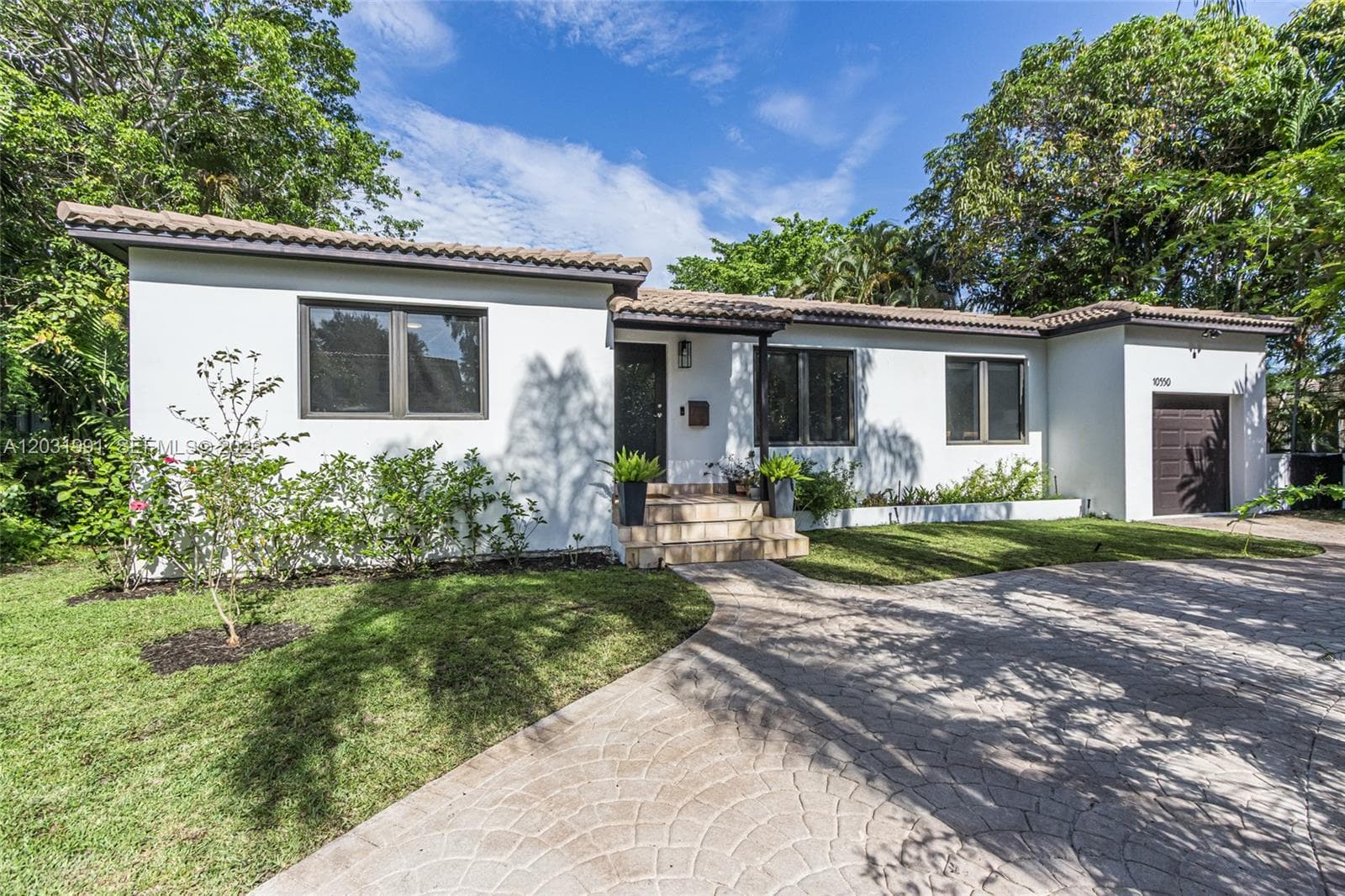 10550 NE 3rd Ct, Miami Shores FL 33138 photo 2