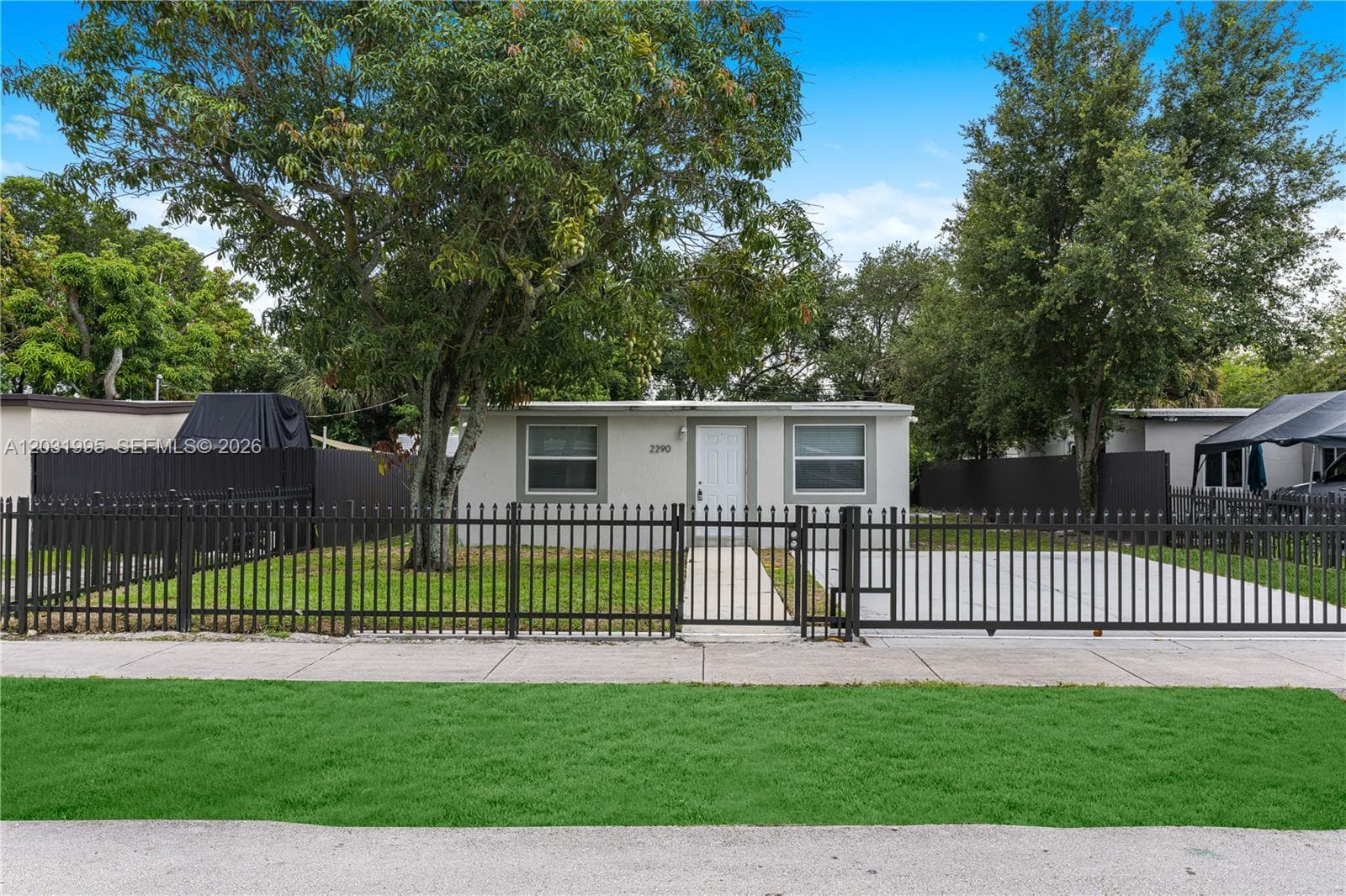 2290 Rutland St, Opa-Locka FL 33054 photo 2