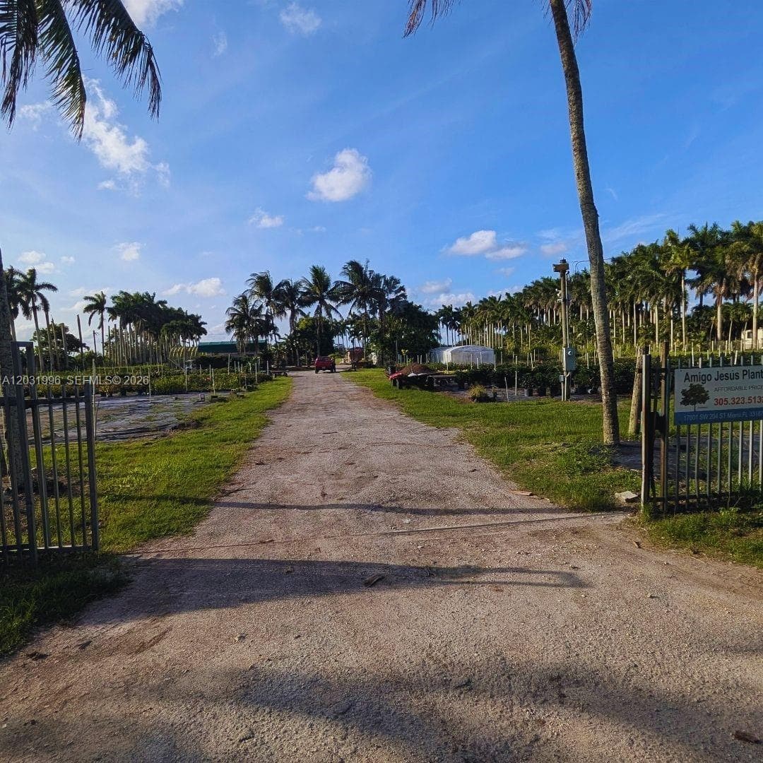 17001 SW 204th St, Miami FL 33187 photo 2