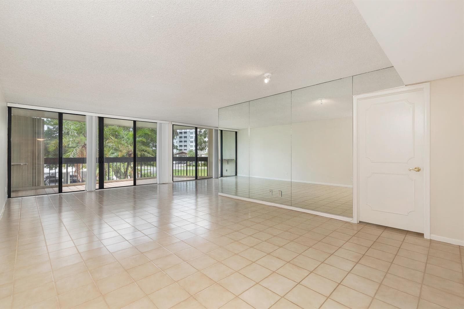 2000 Presidential Way # 206, West Palm Beach FL 33401 photo 3