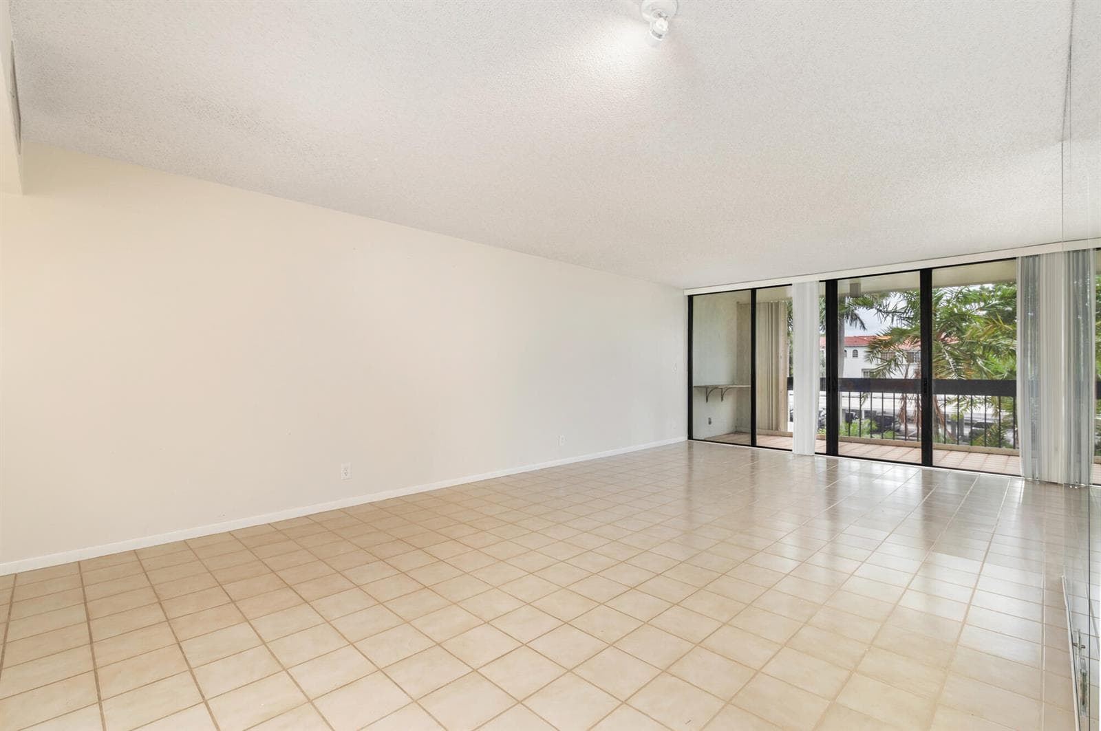 2000 Presidential Way # 206, West Palm Beach FL 33401 photo 4