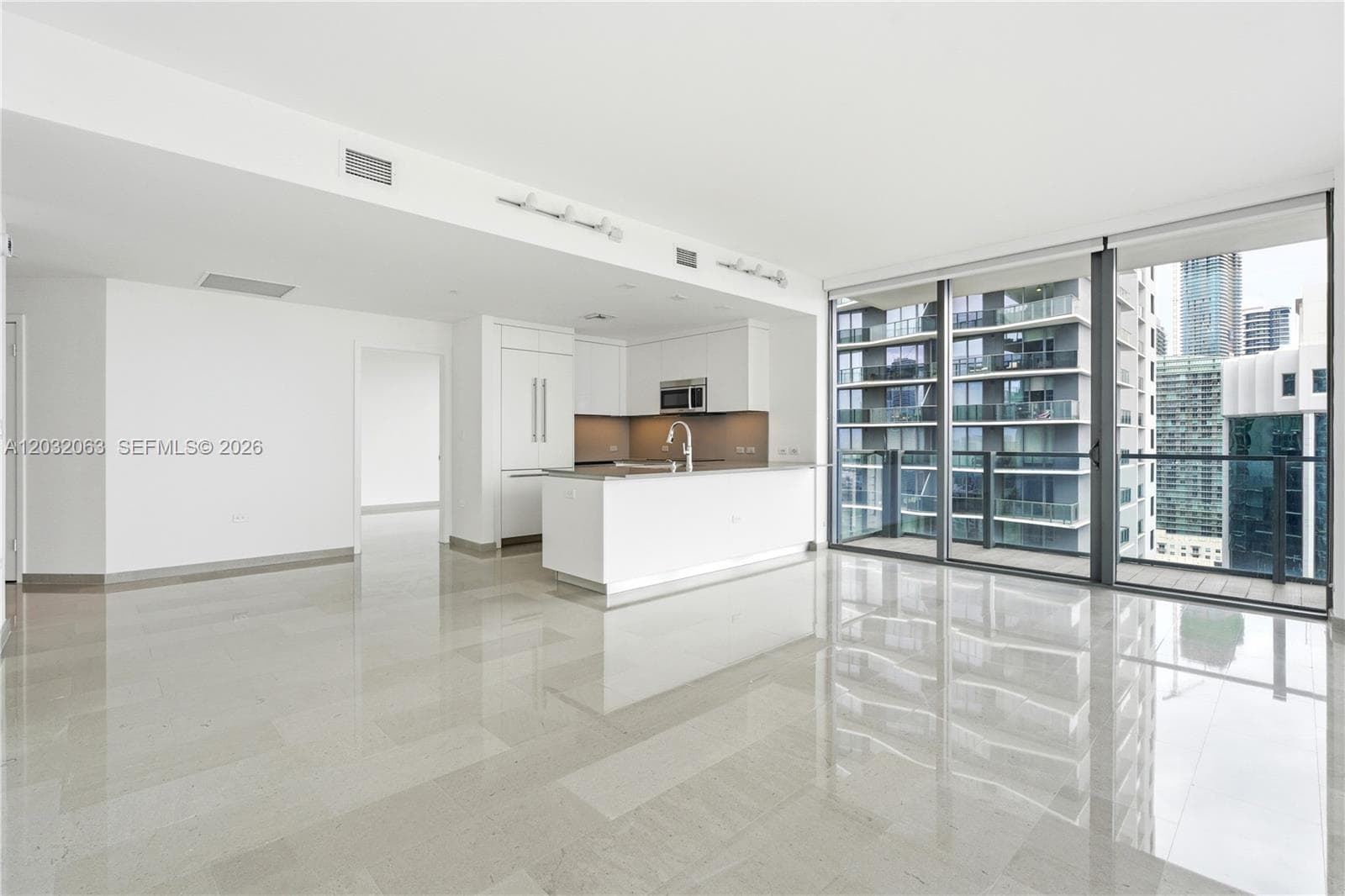 88 SW 7th St # 2302, Miami FL 33130 photo 2