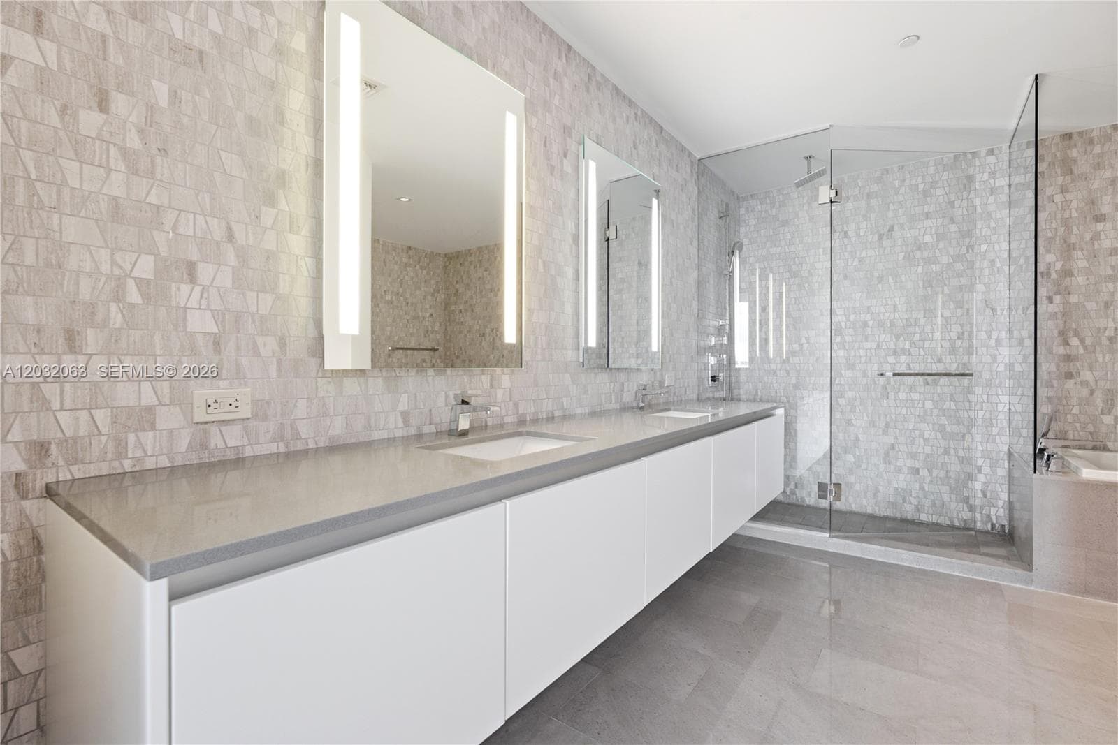 88 SW 7th St # 2302, Miami FL 33130 photo 5