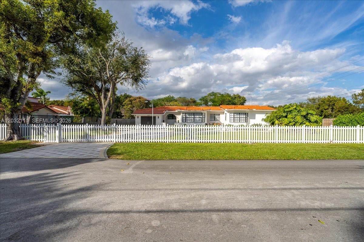 7705 SW 66th St # 0, Miami FL 33143 photo 2