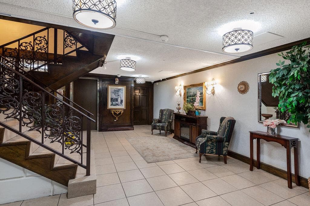 3680 Inverrary Drive # 1v, Lauderhill FL 33319 photo 2