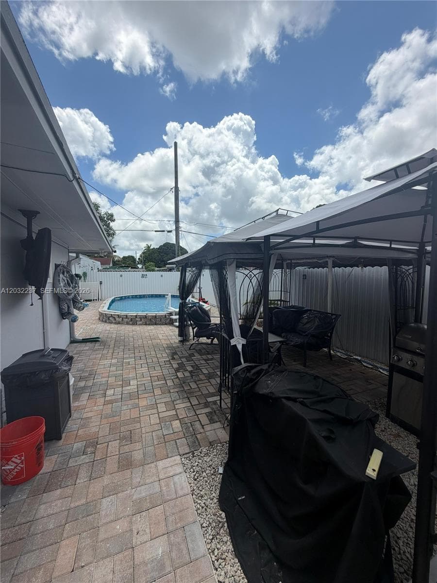 10415 NW 30th Ct, Miami FL 33147 photo 5