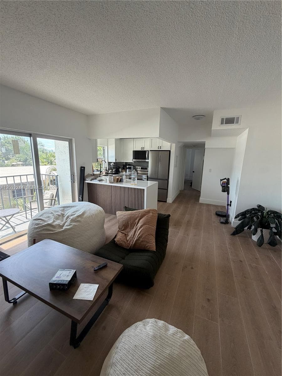 1960 Marseille Dr # 304, Miami Beach FL 33141 photo 4