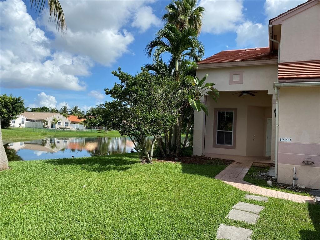 19199 NW 19th Street, Pembroke Pines FL 33029 photo 2