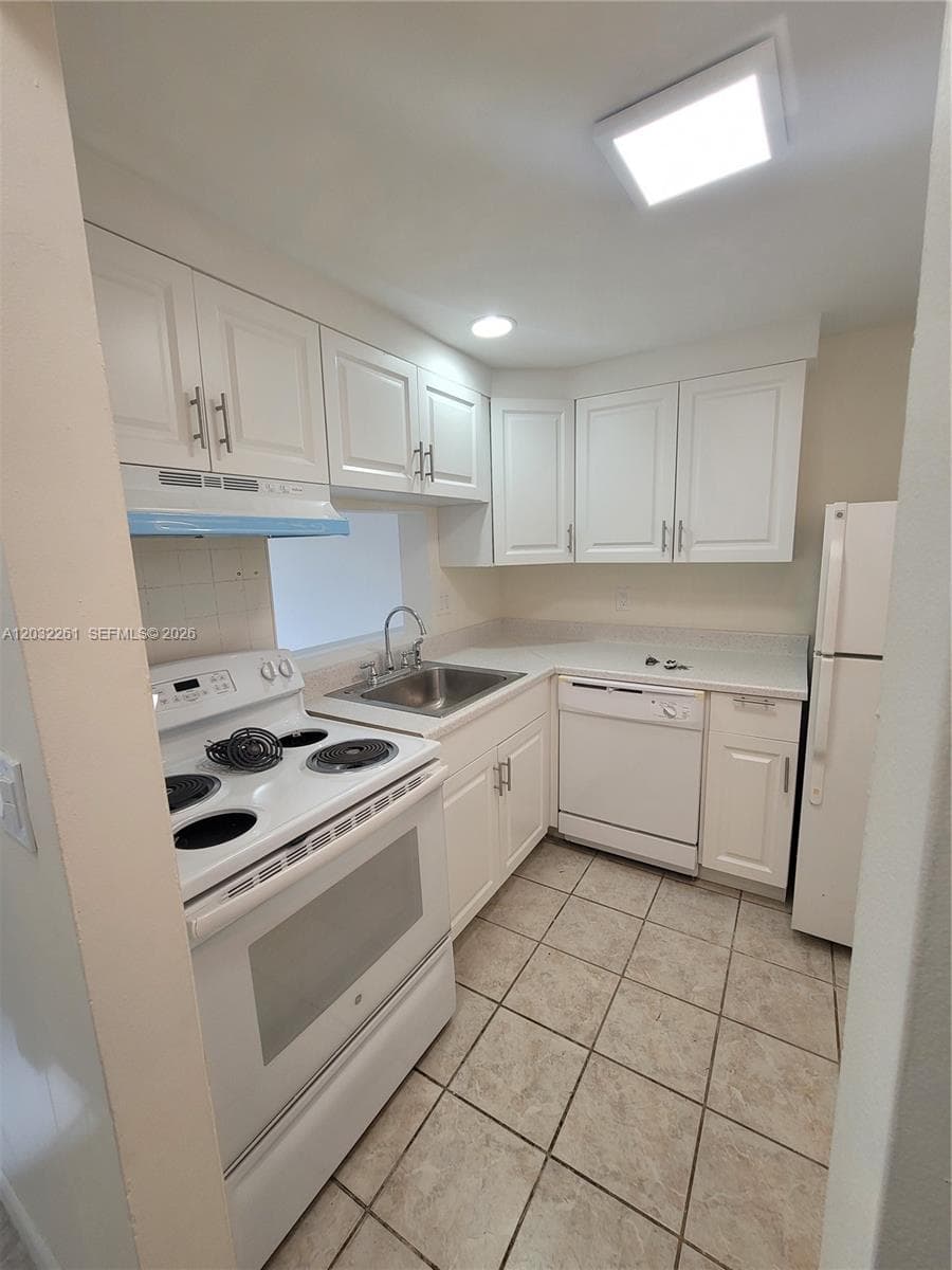 2800 NW 56th Ave # E401, Lauderhill FL 33313 photo 3