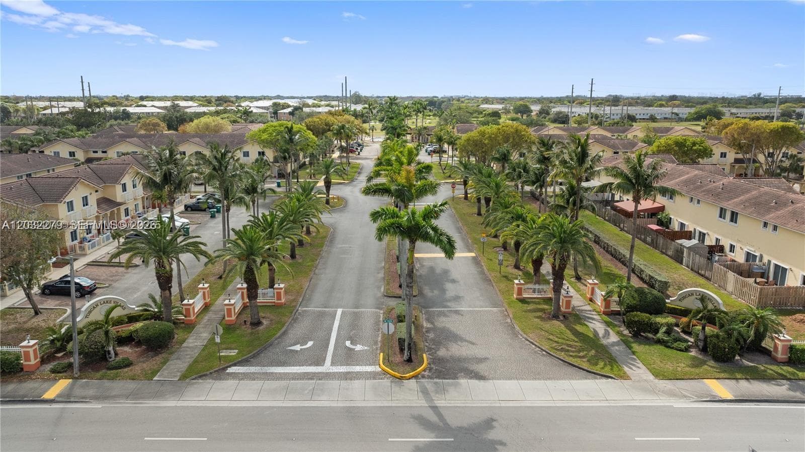 17866 NW 74th Ct, Hialeah FL 33015 photo 3