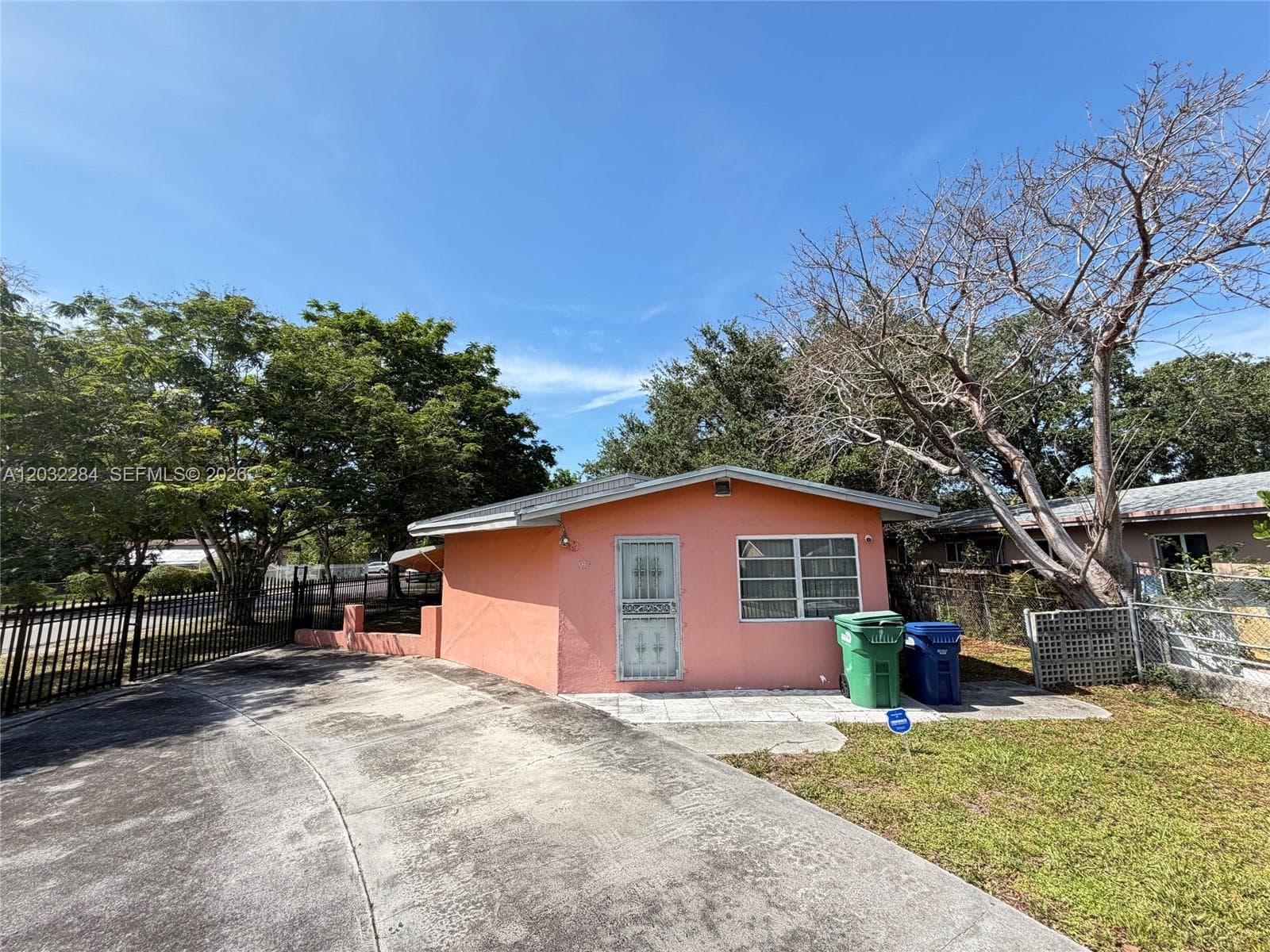 997 NW 116th St, Miami FL 33168 photo 2