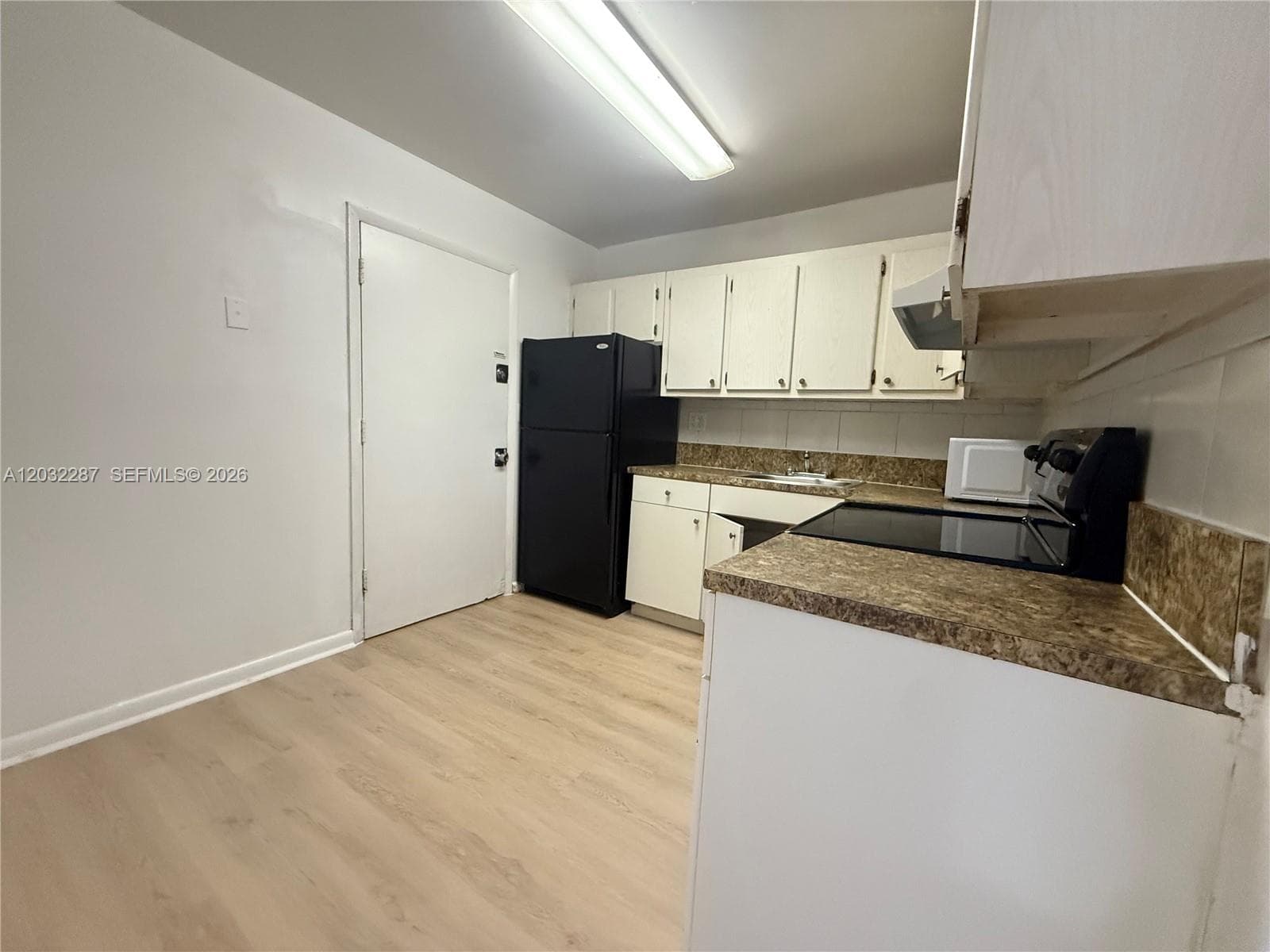 12215 W Dixie Hwy # 306, North Miami FL 33161 photo 2
