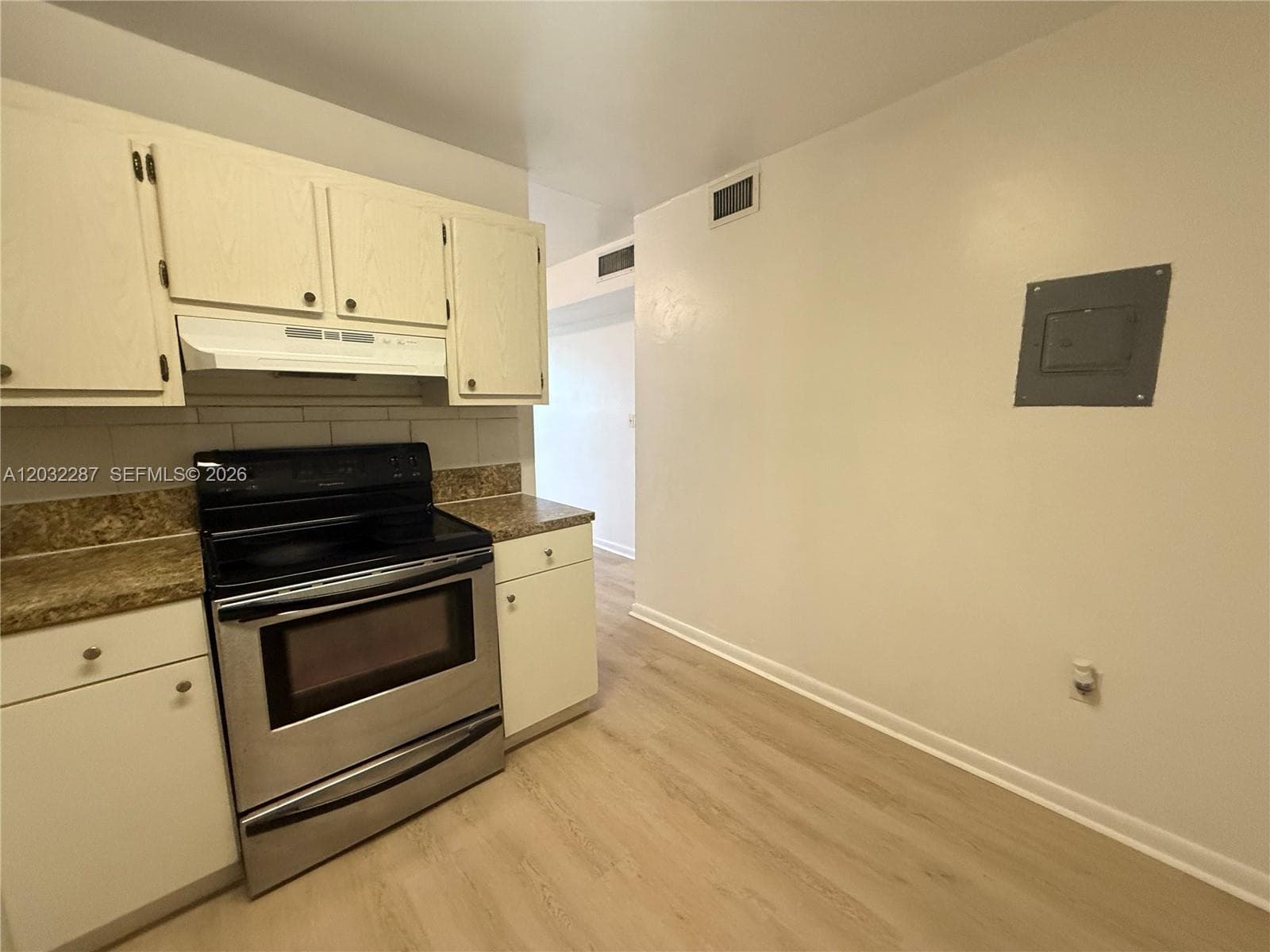 12215 W Dixie Hwy # 306, North Miami FL 33161 photo 3