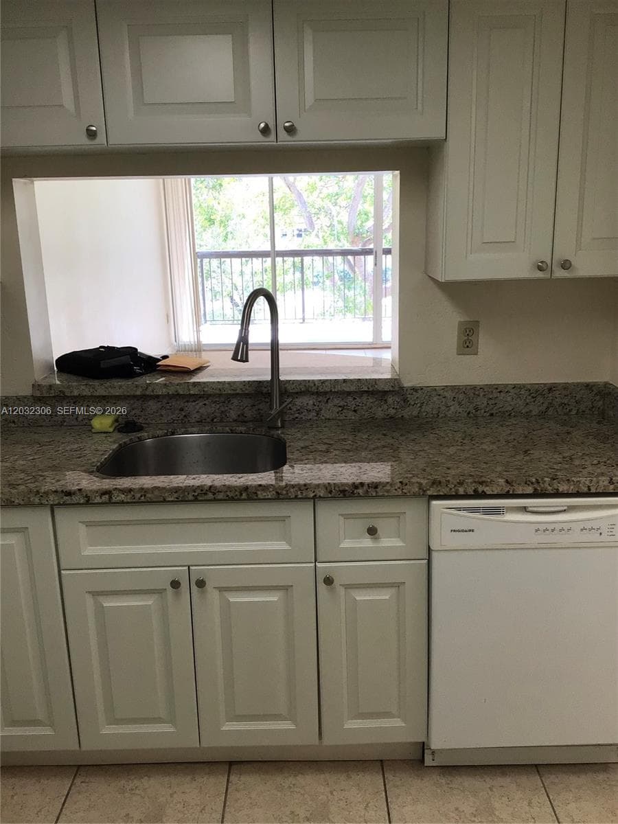 10975 SW 107th St # 302, Miami FL 33176 photo 4