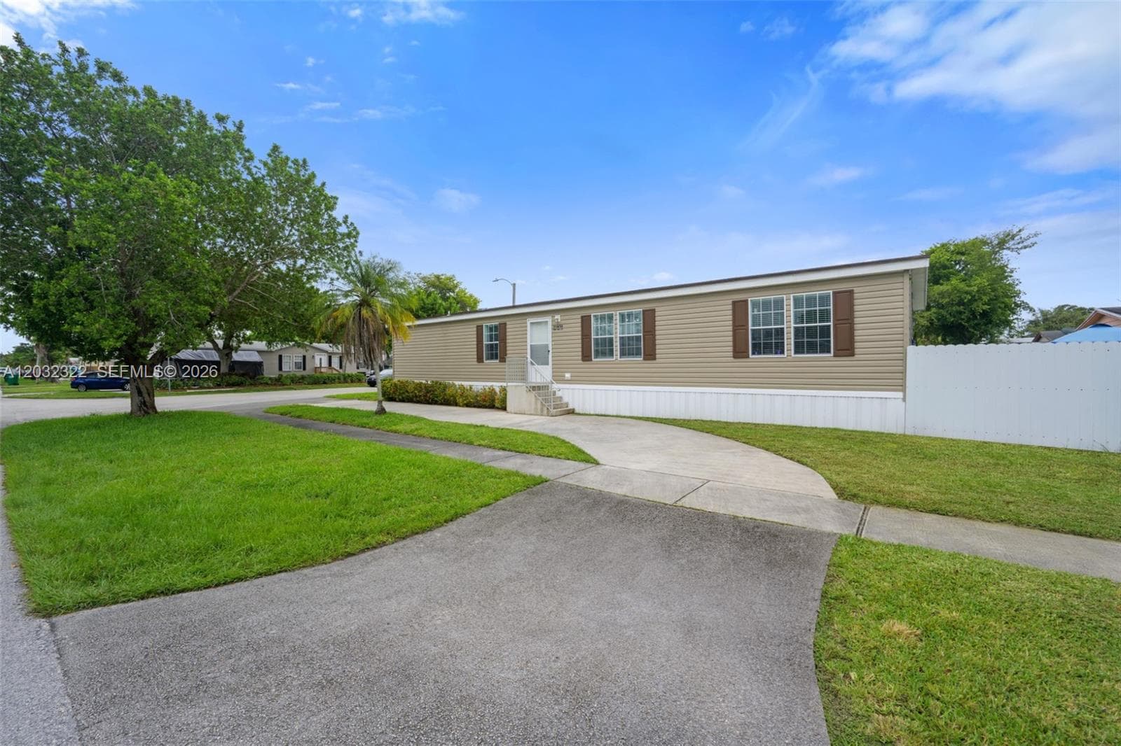 21830 NW 2nd Ct, Pembroke Pines FL 33029