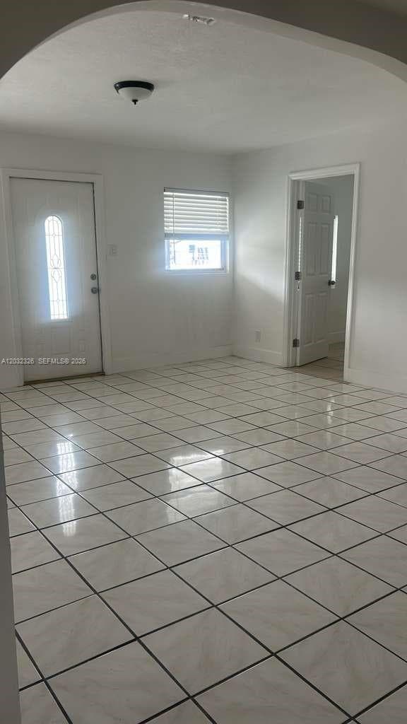 2467 NW 103rd St, Miami FL 33147 photo 3
