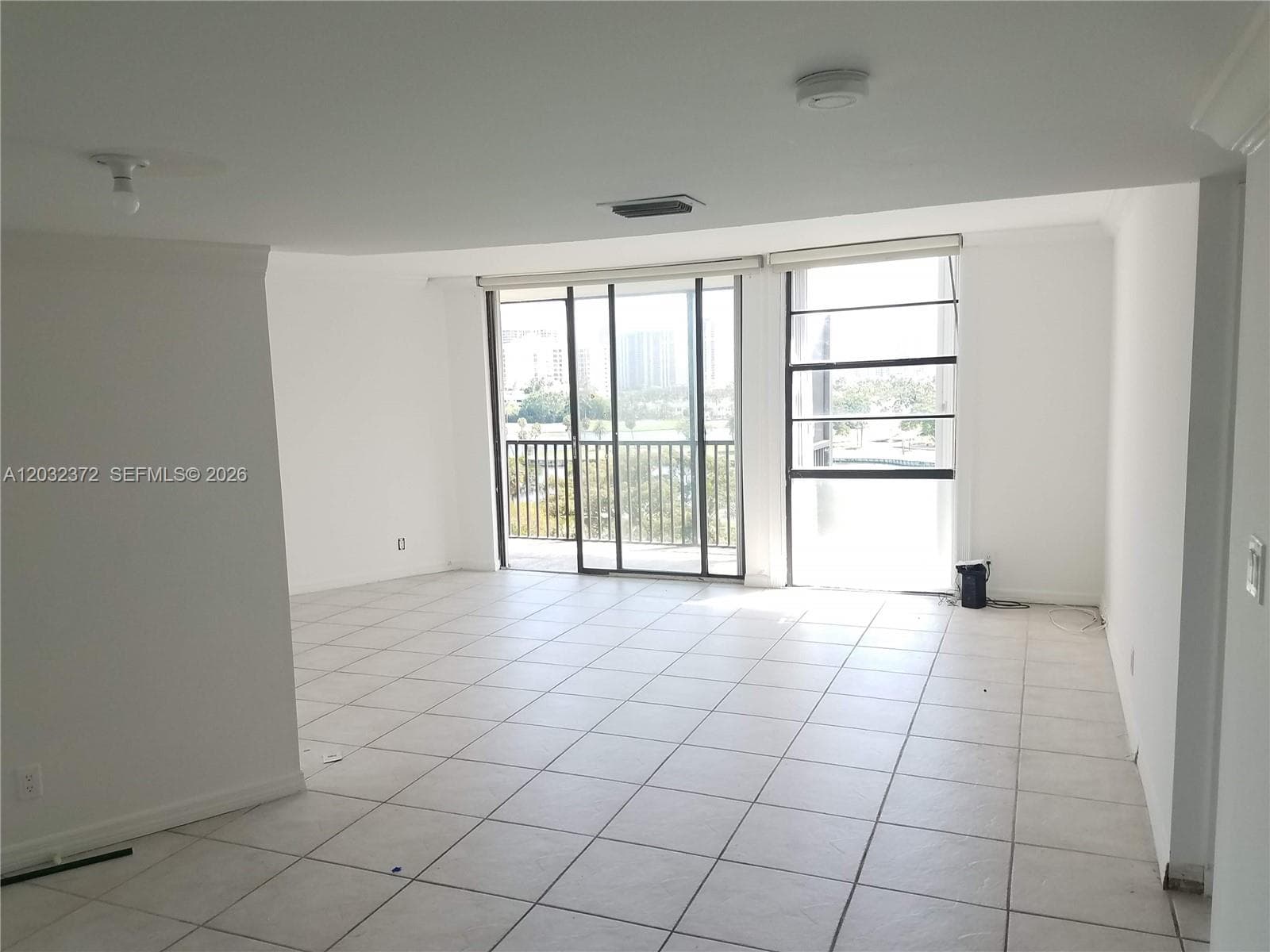 3475 N Country Club Dr # 805, Aventura FL 33180 photo 2