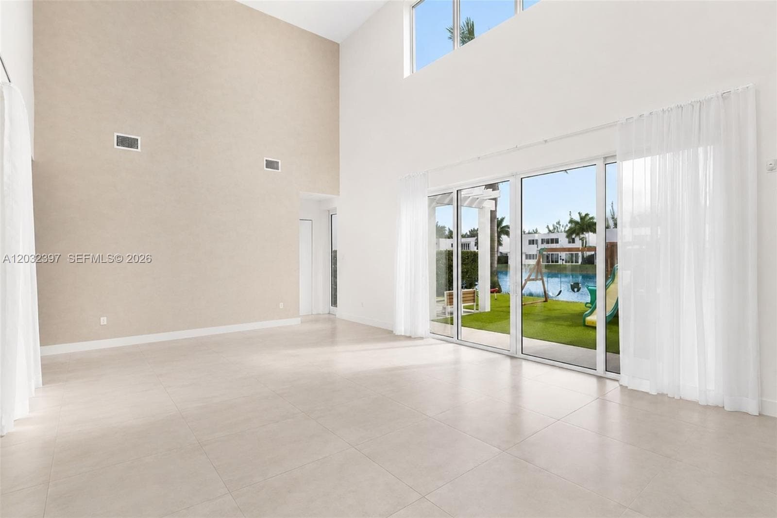 10286 NW 75th Ter, Doral FL 33178 photo 2
