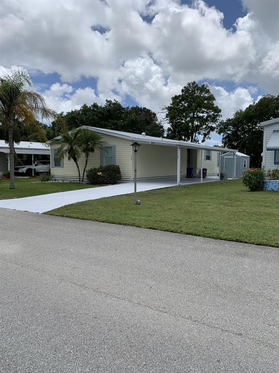 133 Camino Del Rio, Port St. Lucie FL 34952 photo 2