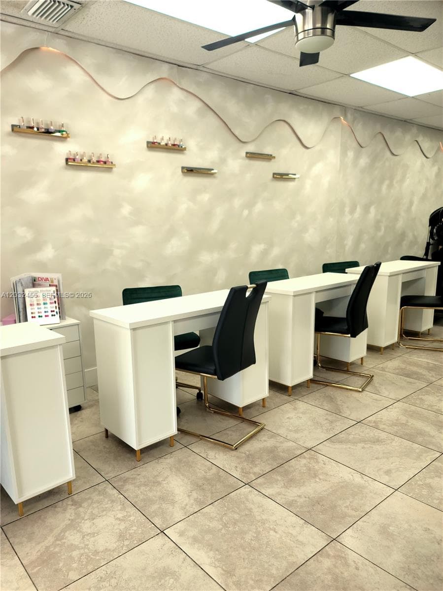 4237 Hollywood Blvd, Hollywood FL 33021 photo 2