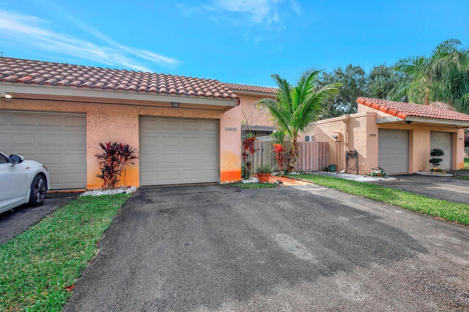 20606 NE 7th Court, Miami FL 33179 photo 2