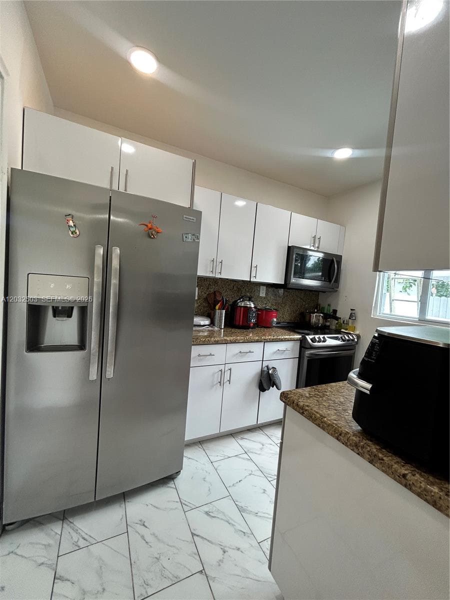 2370 NW 153rd St, Miami Gardens FL 33054 photo 4