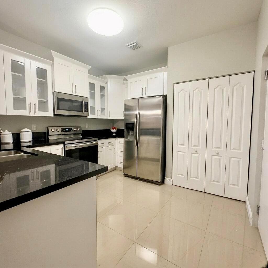 2766 NW 6th Court, Fort Lauderdale FL 33311 photo 3