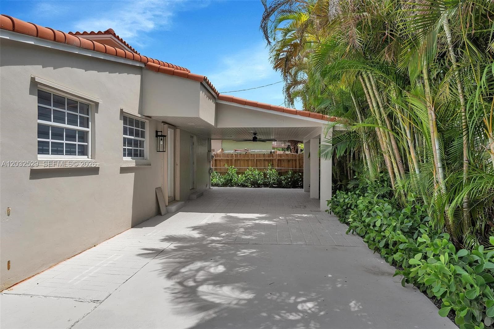 424 W 13th St, Hialeah, FL 33010 photo 2