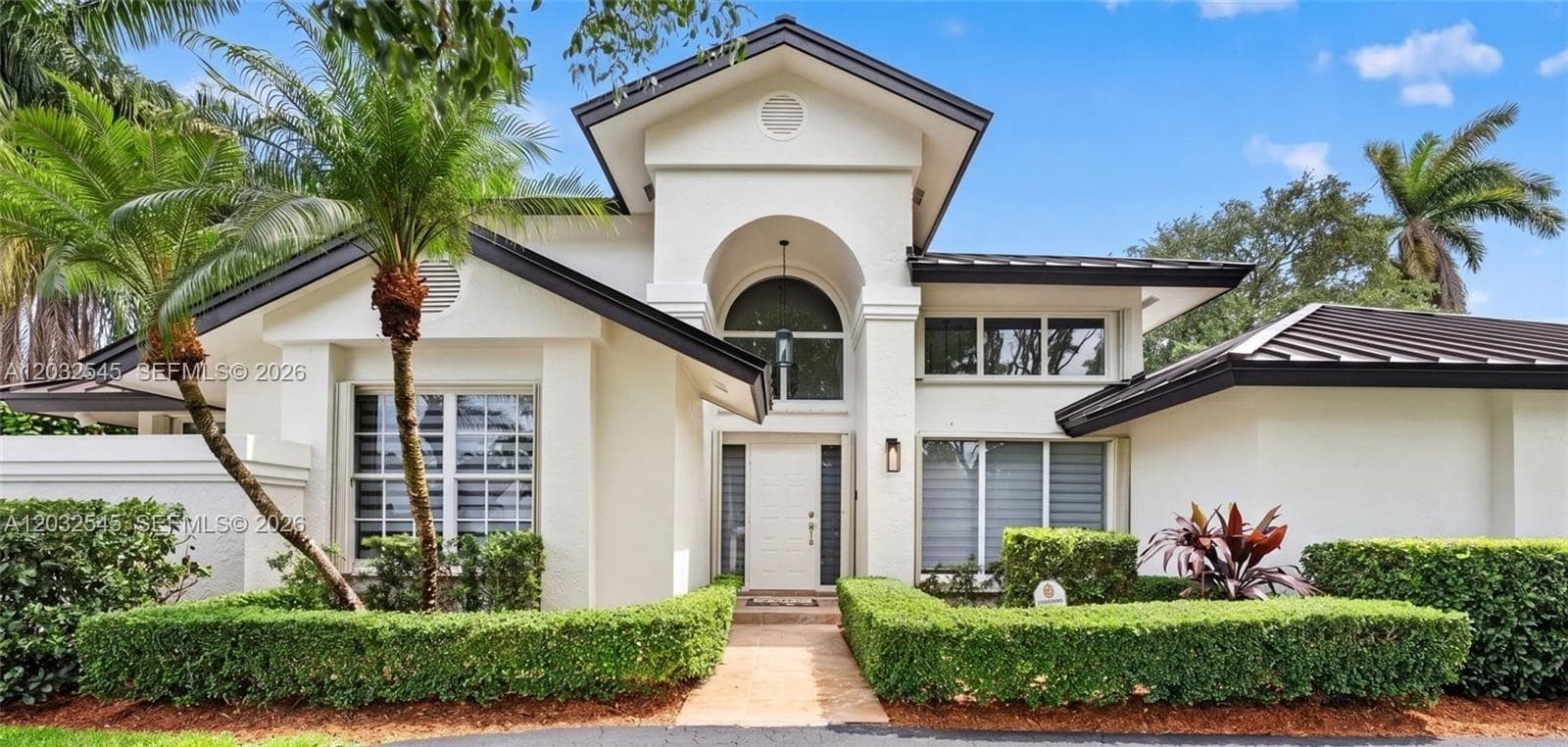8224 SW 178th Ter, Palmetto Bay FL 33157 photo 2