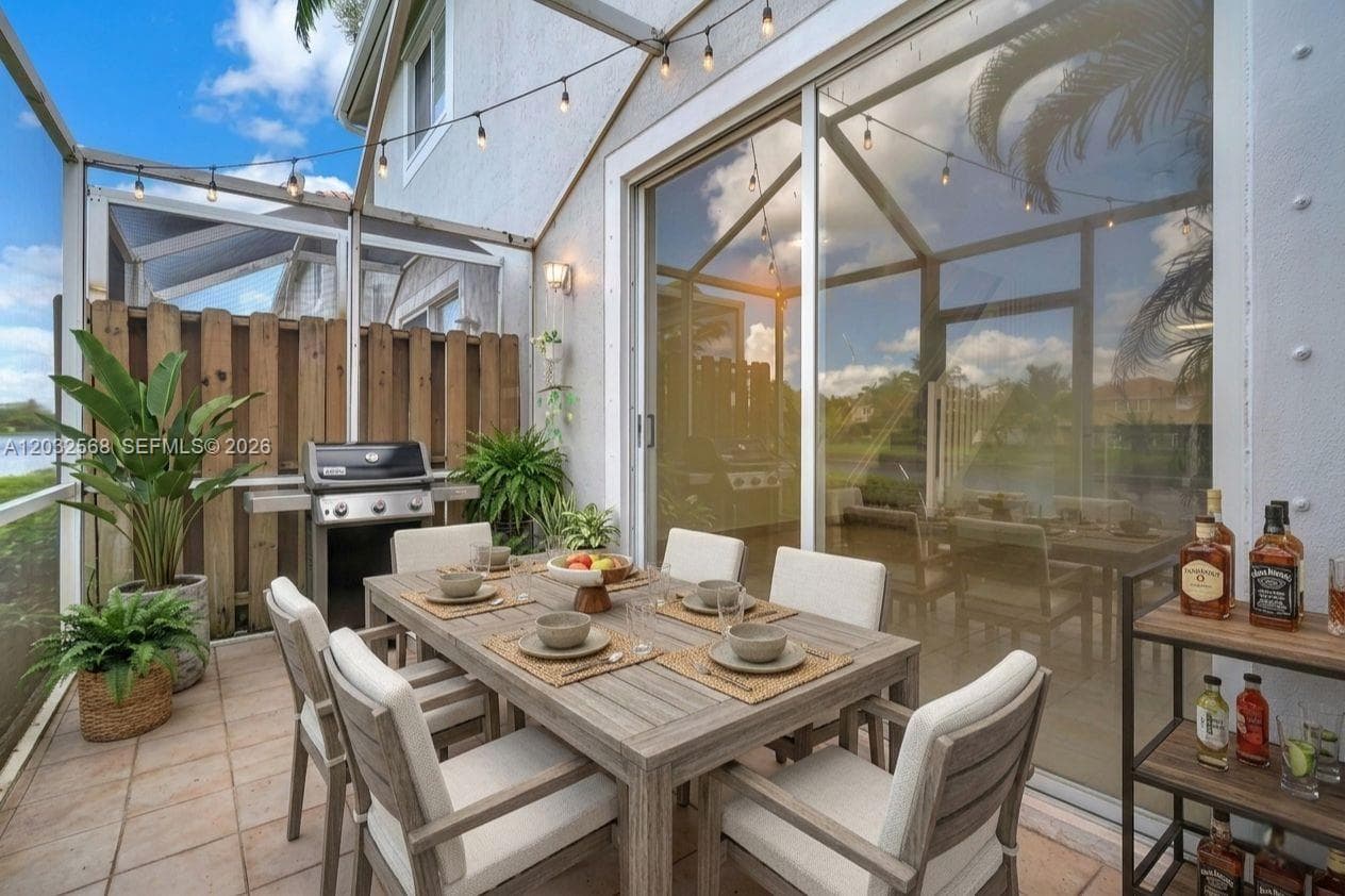 3698 San Simeon Cir, Weston FL 33331