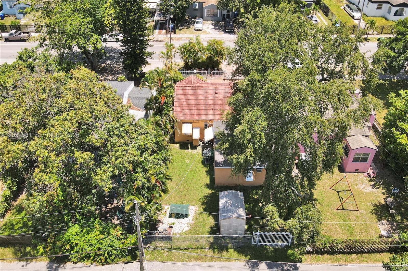 555 NW 46th St, Miami FL 33127 photo 2