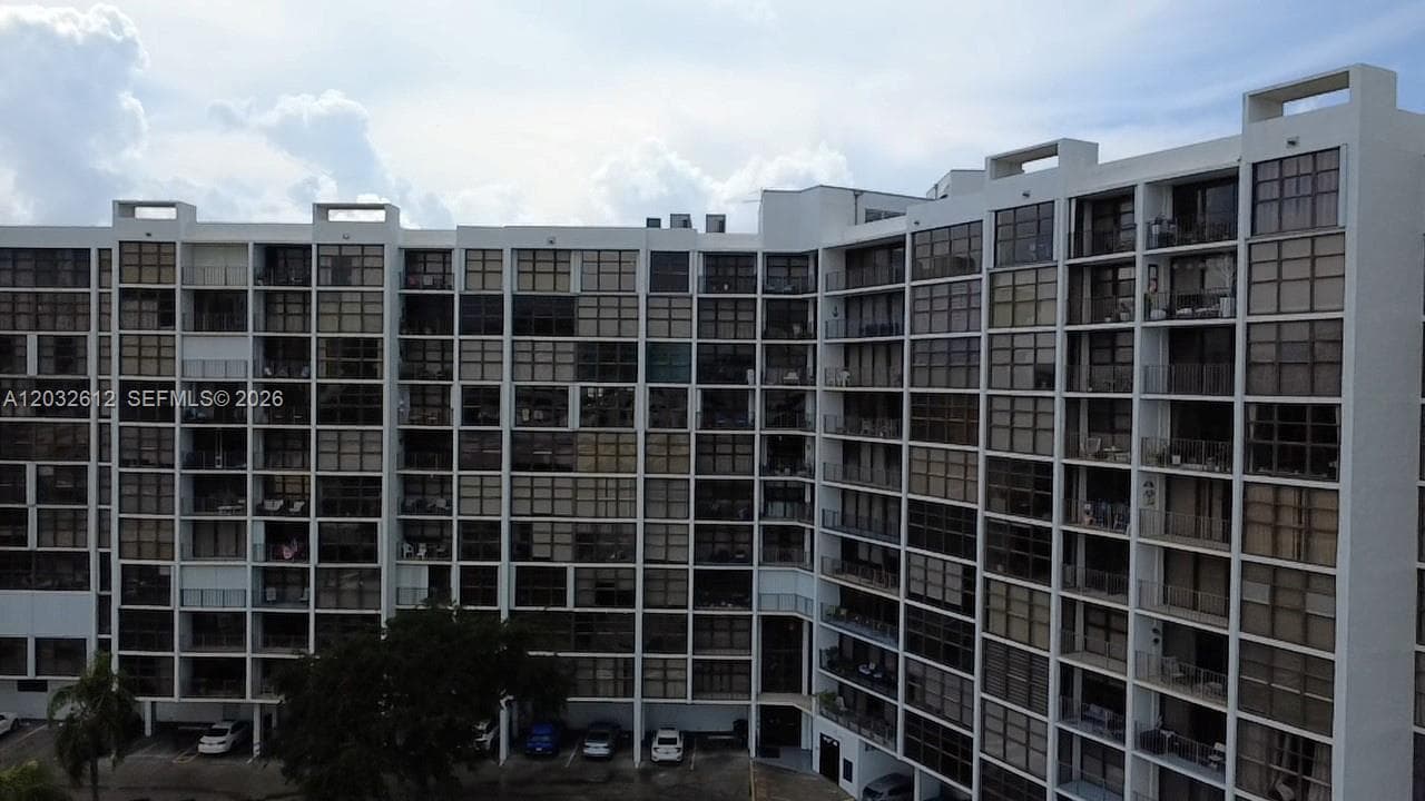 400 Leslie Dr # 1124, Hallandale Beach FL 33009 photo 3