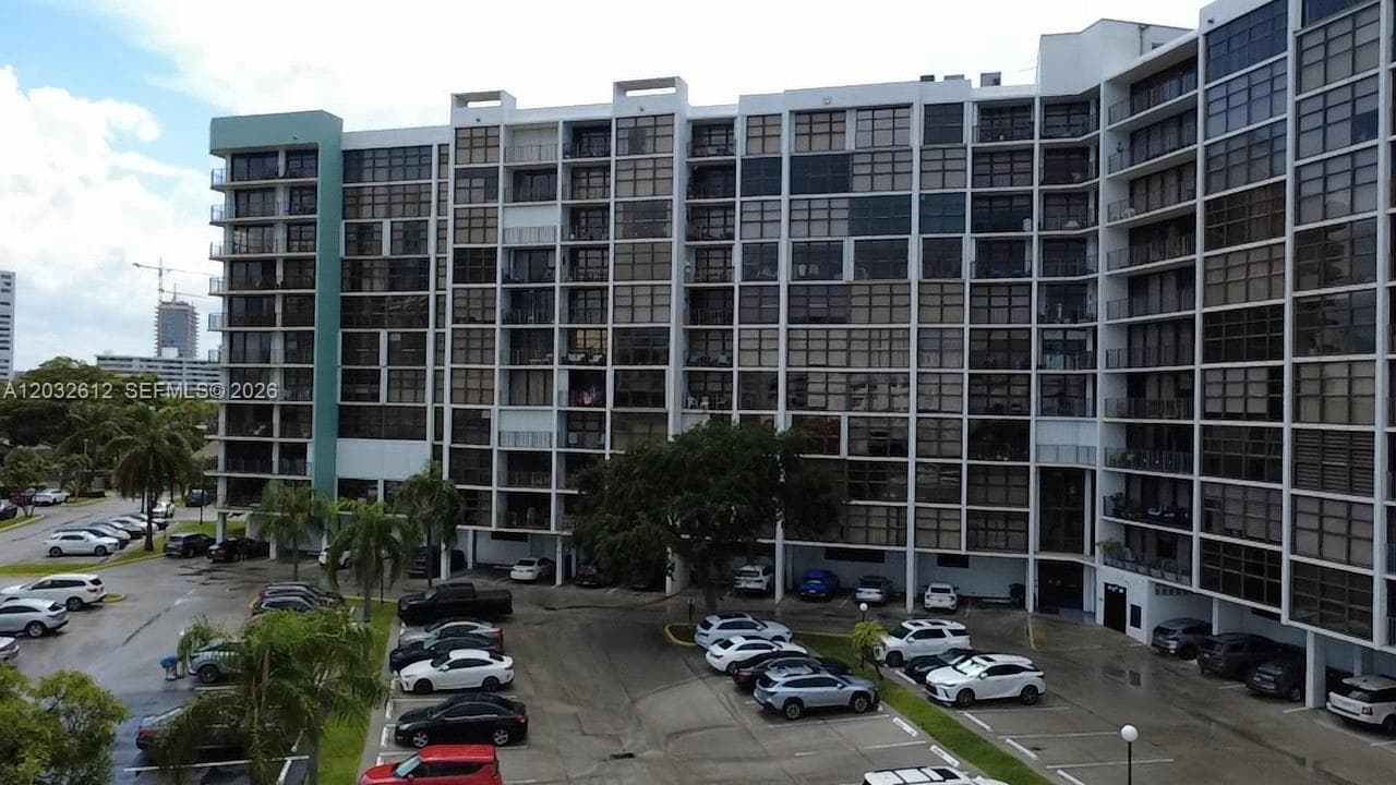 400 Leslie Dr # 1124, Hallandale Beach FL 33009 photo 4