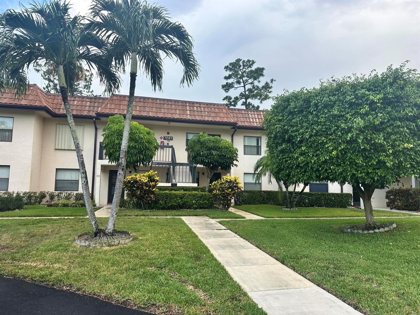 7281 Golf Colony Court # 204, Lake Worth FL 33467 photo 2