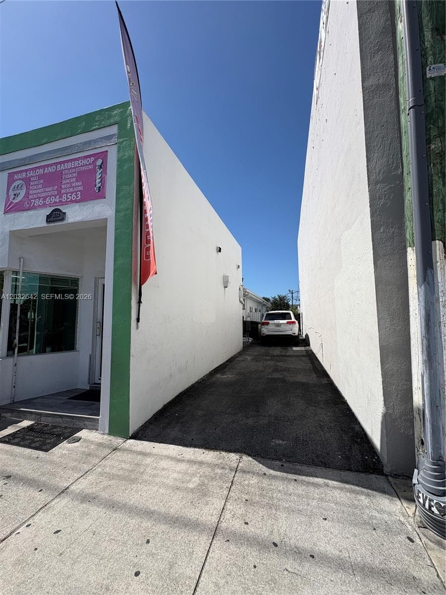 1772 W Flagler St, Miami FL 33135 photo 3