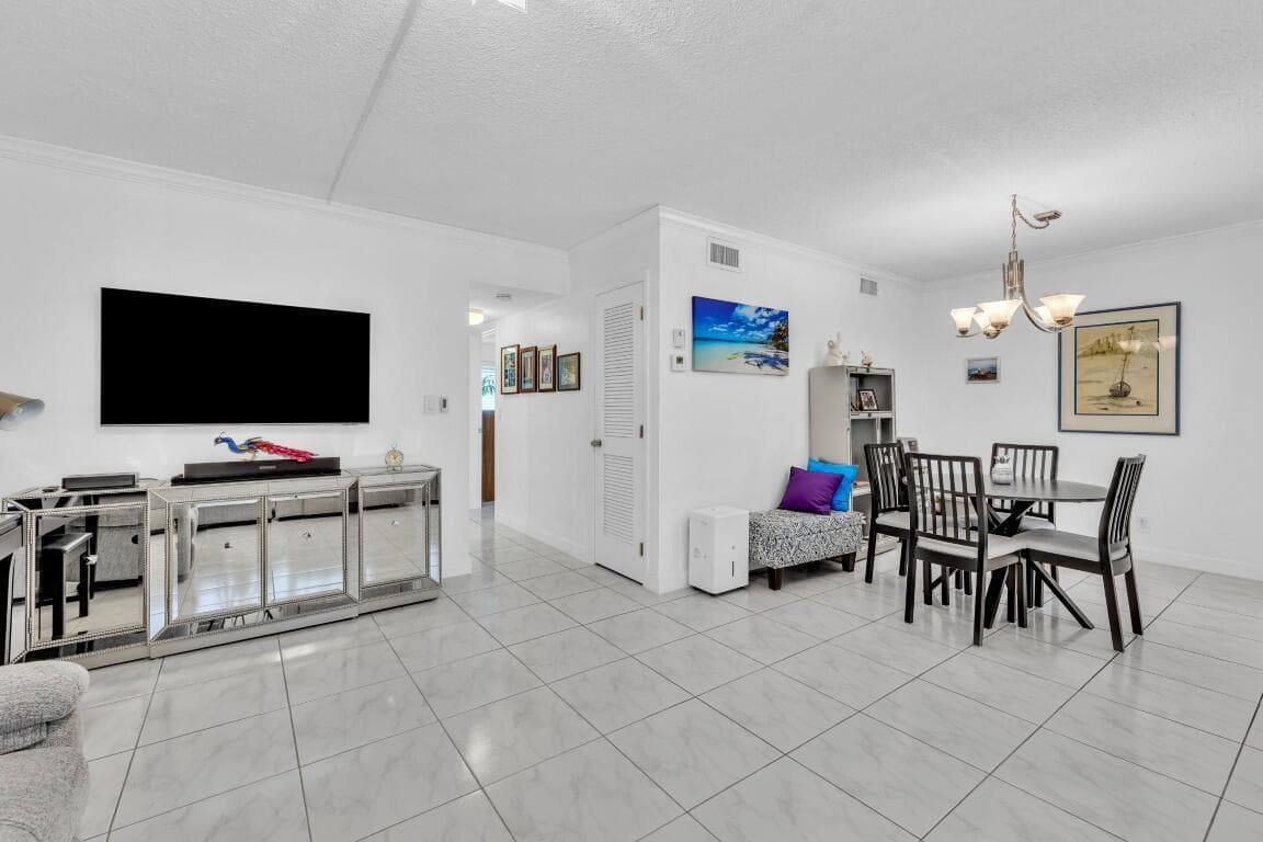 580 Egret Drive # 121, Hallandale Beach FL 33009 photo 4