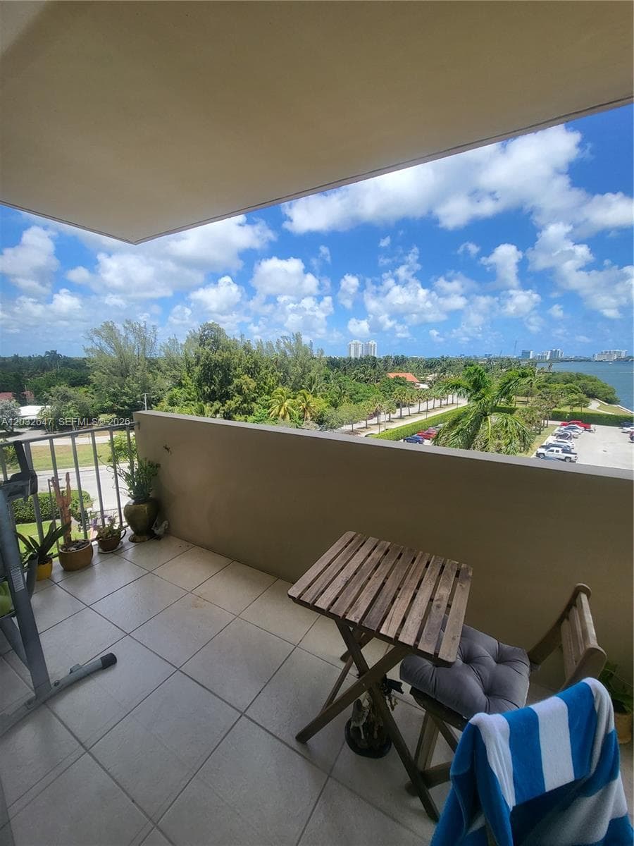 880 NE 69th St # 6R, Miami FL 33138 photo 5