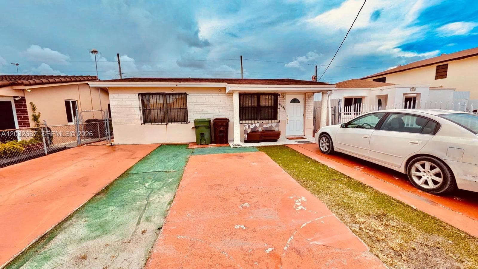 4596 E 8th Ct, Hialeah FL 33013 photo 2