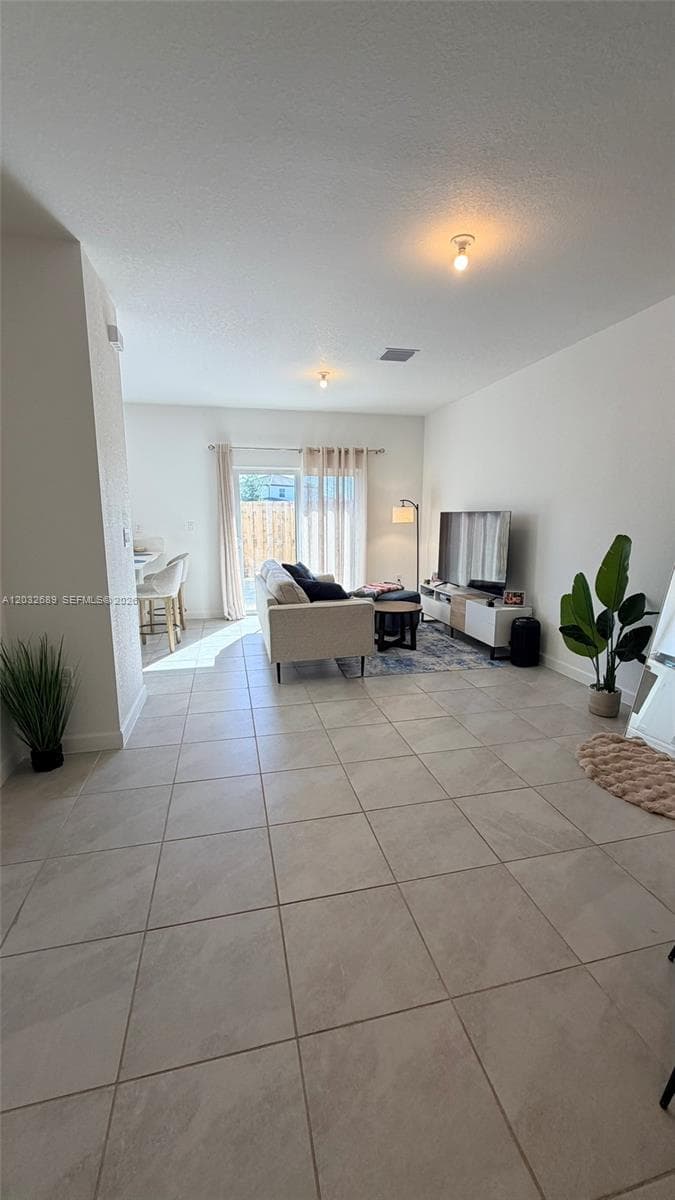 2424 SE 29th St, Homestead FL 33035 photo 2
