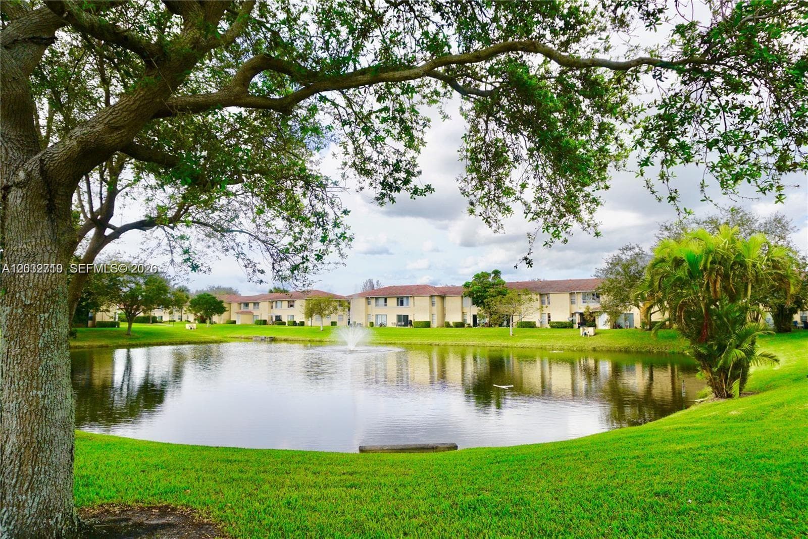 841 Twin Lakes Dr # A, Coral Springs FL 33071 photo 2