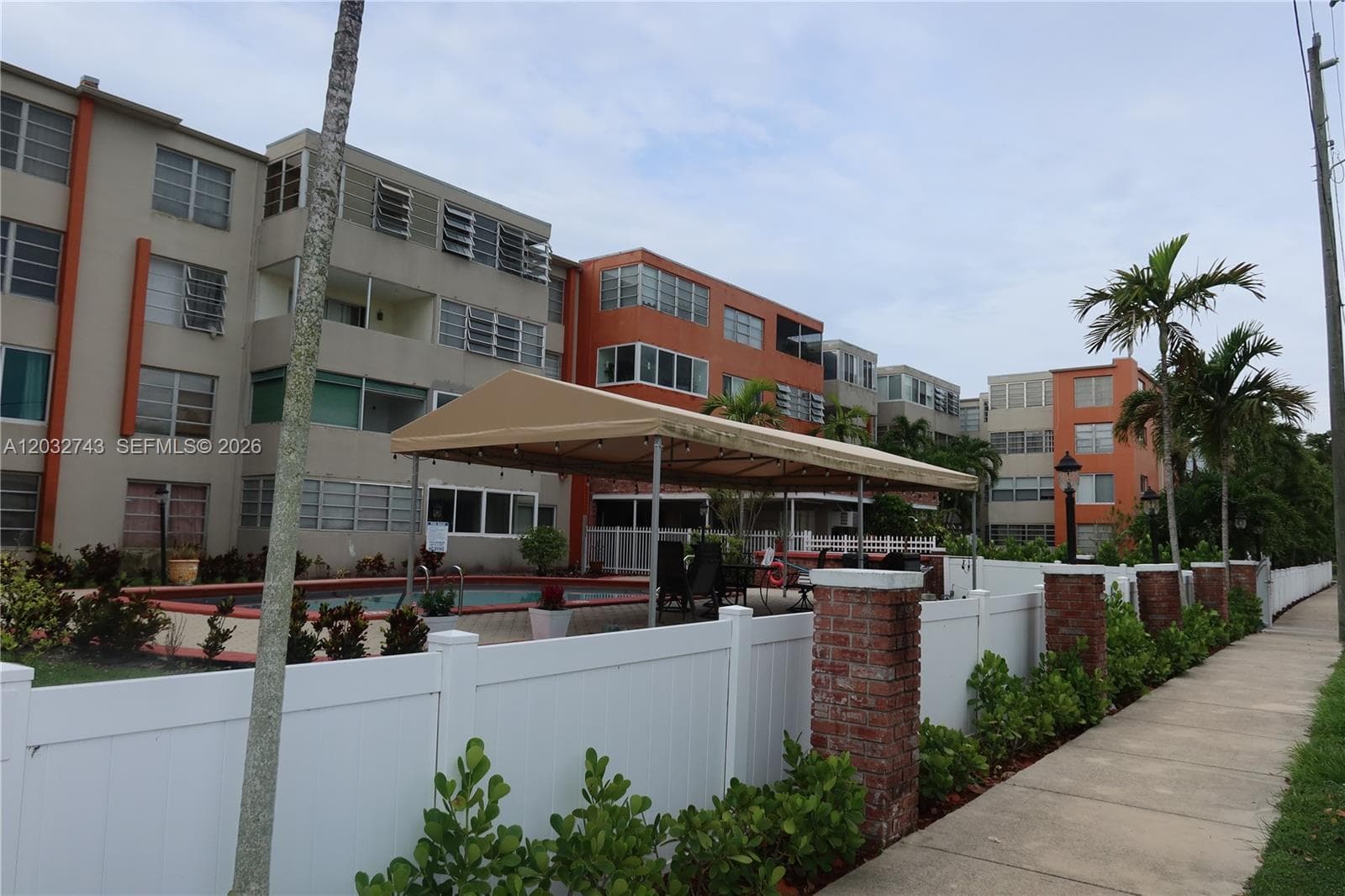 1850 NE 169th St # 312, North Miami Beach FL 33162 photo 3