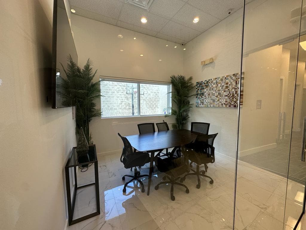 425 NW 10th Terrace, Hallandale Beach FL 33009 photo 3