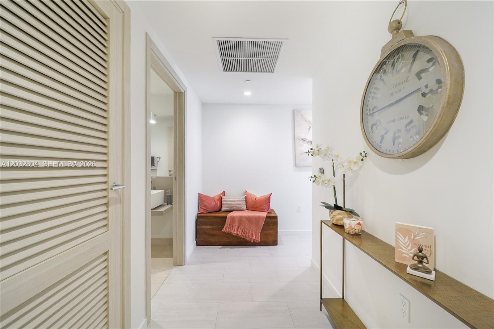 1000 Brickell Plz # 4401, Miami FL 33131 photo 2