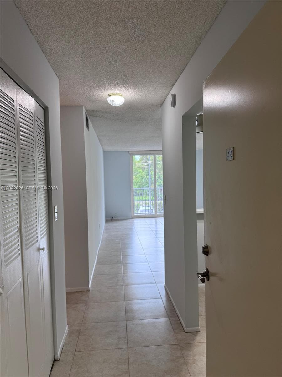 16950 W Dixie Hwy A232 Hwy # 232, North Miami Beach FL 33160 photo 2