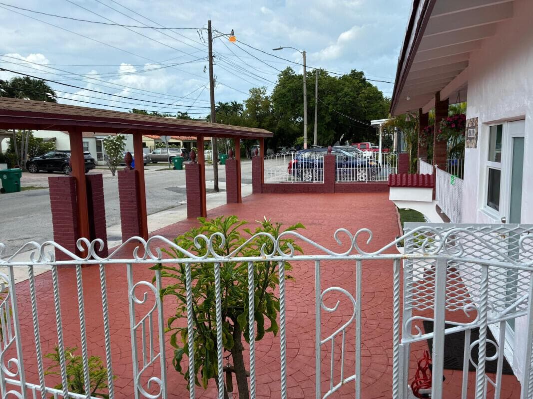 2828 SW 2nd Street, Miami FL 33135 photo 4
