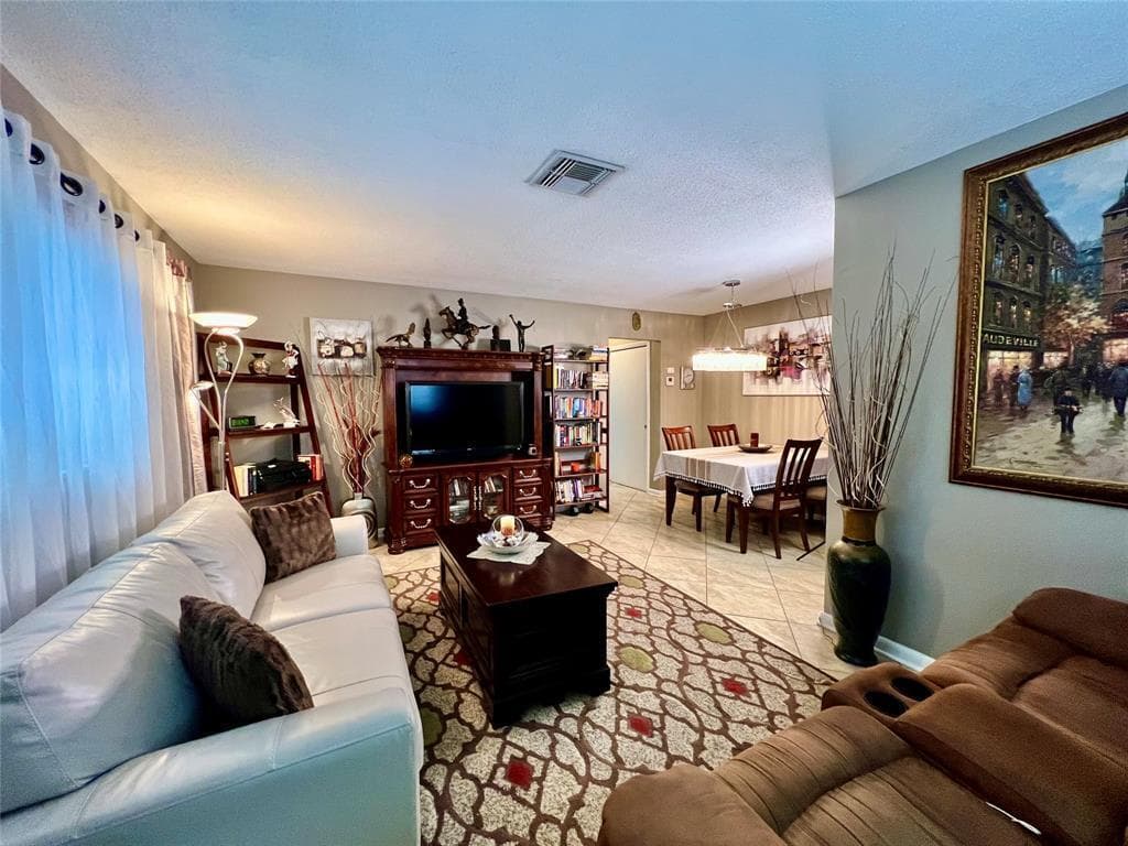 160 NE 8th Avenue # 1b, Hallandale Beach FL 33009 photo 5